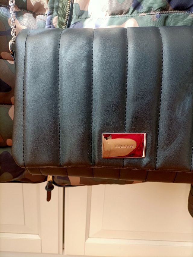 borsa tracolla con catena modello imbottito