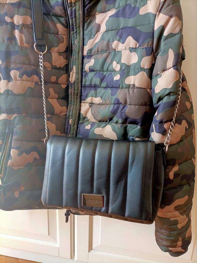 borsa tracolla con catena modello imbottito