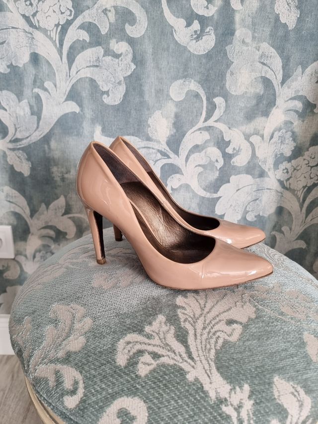 Estiletos nude charol 37,5