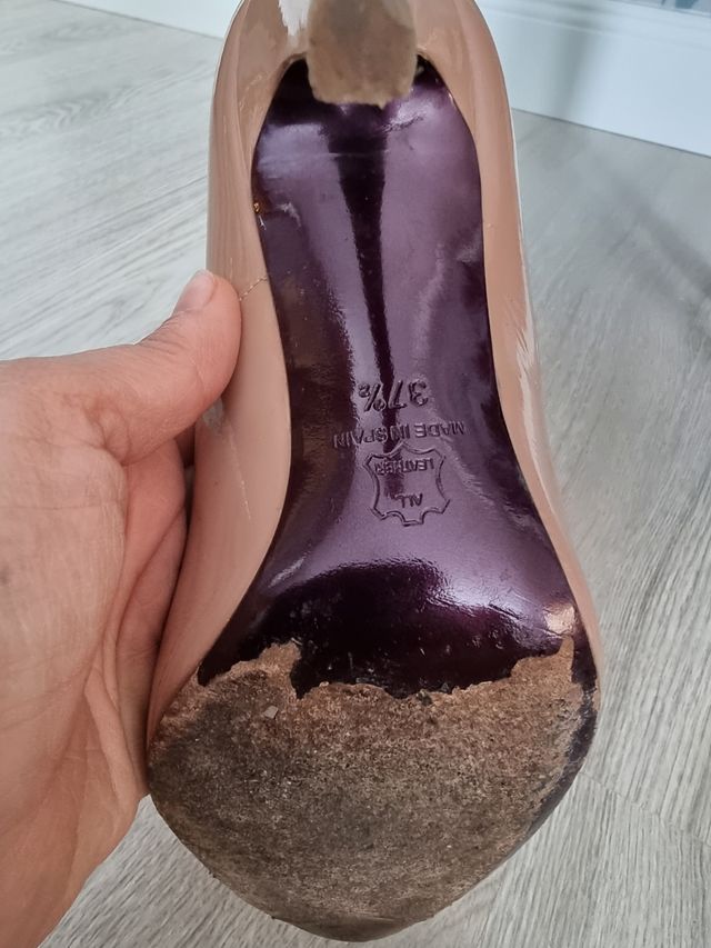 Estiletos nude charol 37,5