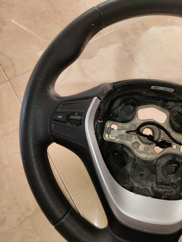 volate BMW 114 año 2015