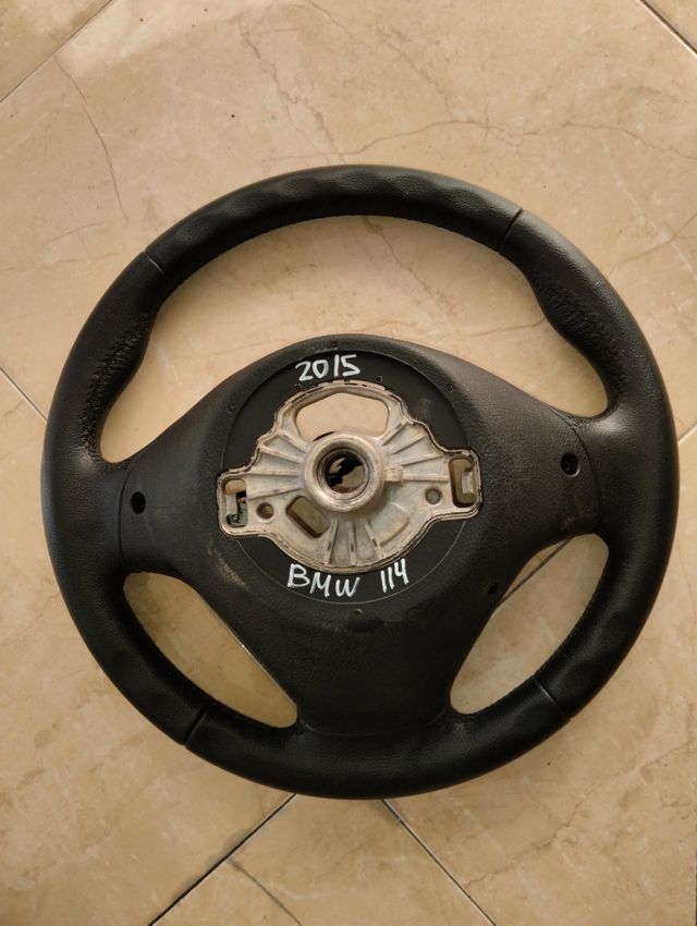 volate BMW 114 año 2015