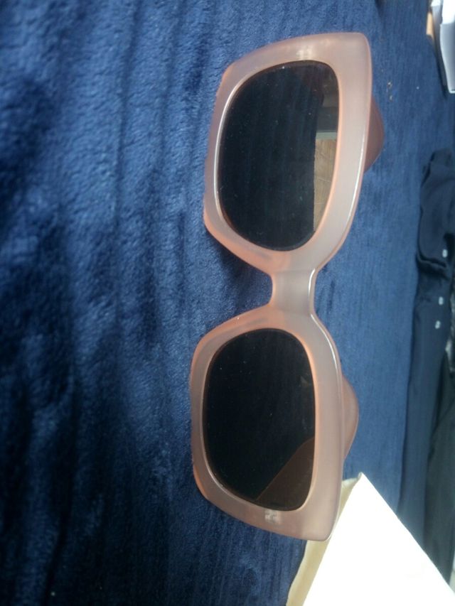 GAFAS ROSAS PULL AND BEAR