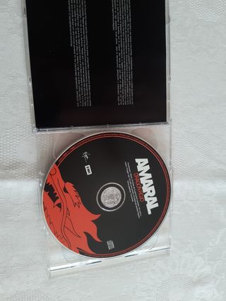 Amaral: Gato negro, Dragón Rojo