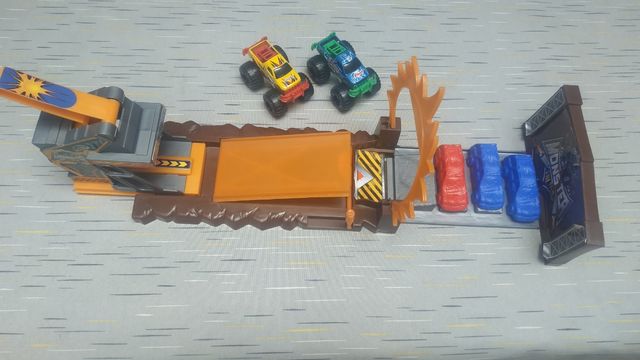 Pista Monster Trucks