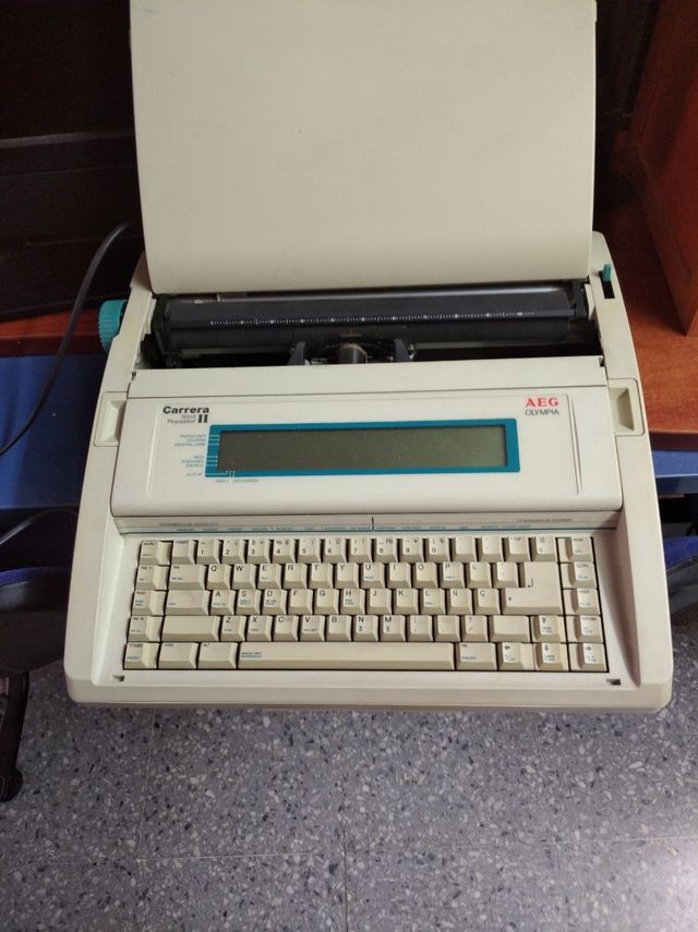 Maquina escribir aeg olympia carrera word process