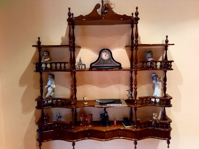 Estantería de pared en madera