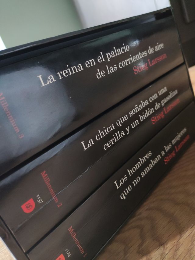 CAJA TRILOGÍA MILLENNIUM Stieg Larsson