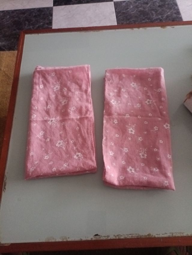 Dos pañuelos infantiles