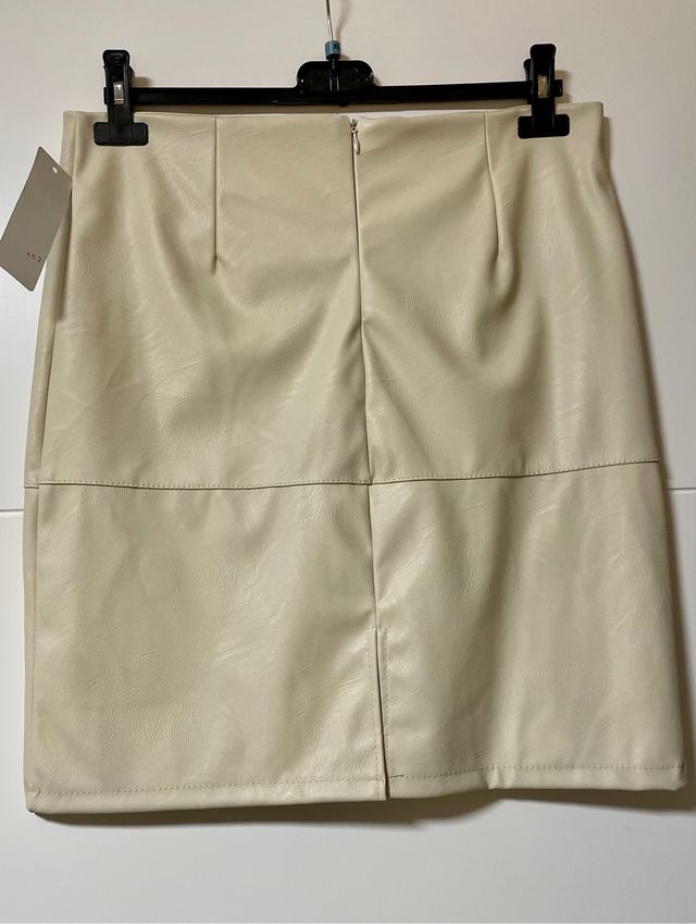 Falda polipiel T-40 leer descripción