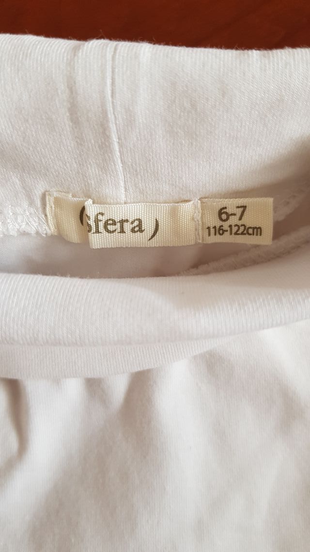 Camiseta de cuello alto. T. 6-7