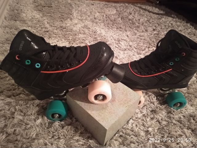 PATINES CUATRO RUEDAS NUEVAS