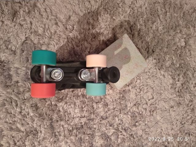 PATINES CUATRO RUEDAS NUEVAS