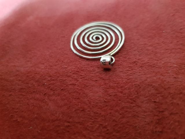 Antiguo colgante artesano plata ,espiral,elegante