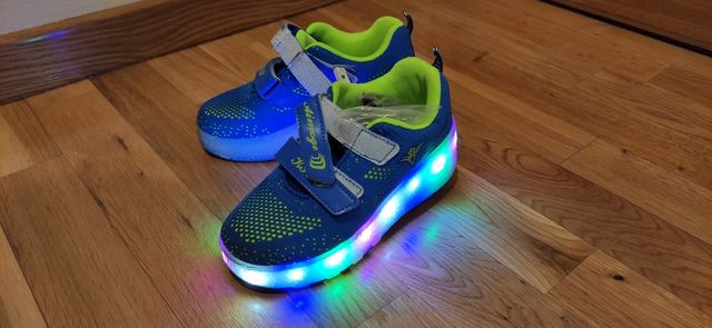 Zapatillas con ruedas y luces
