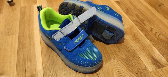 Zapatillas con ruedas y luces