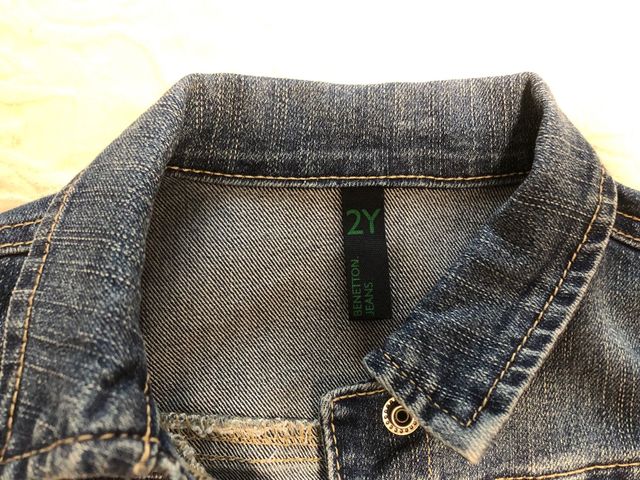 Cazadora vaquera talla 2 Benetton