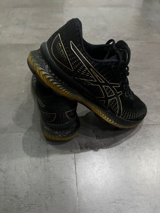 Asics gel saiun de segunda mano por 60 EUR en Málaga en WALLAPOP