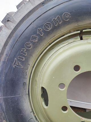 Rueda Neumático Firestone 13.00 R20 14.75/80 R20