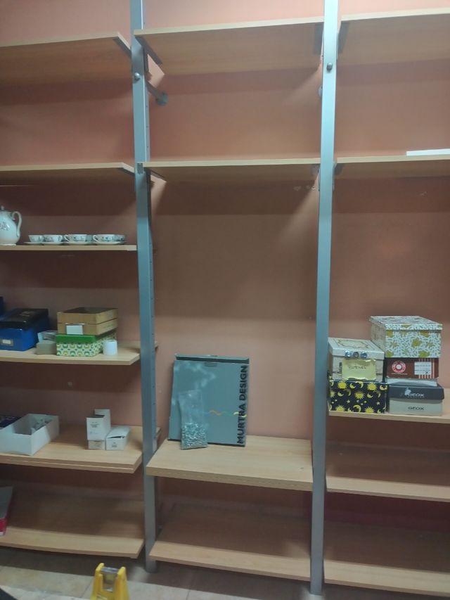 Estanteria comercial por modulos