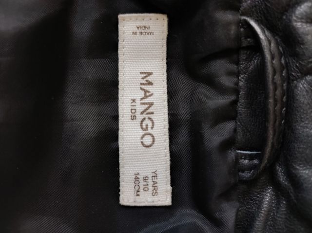 Cazadora de piel negra