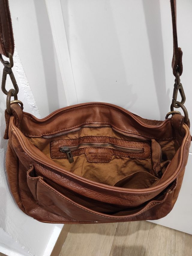 bolso piel italiana flecos.