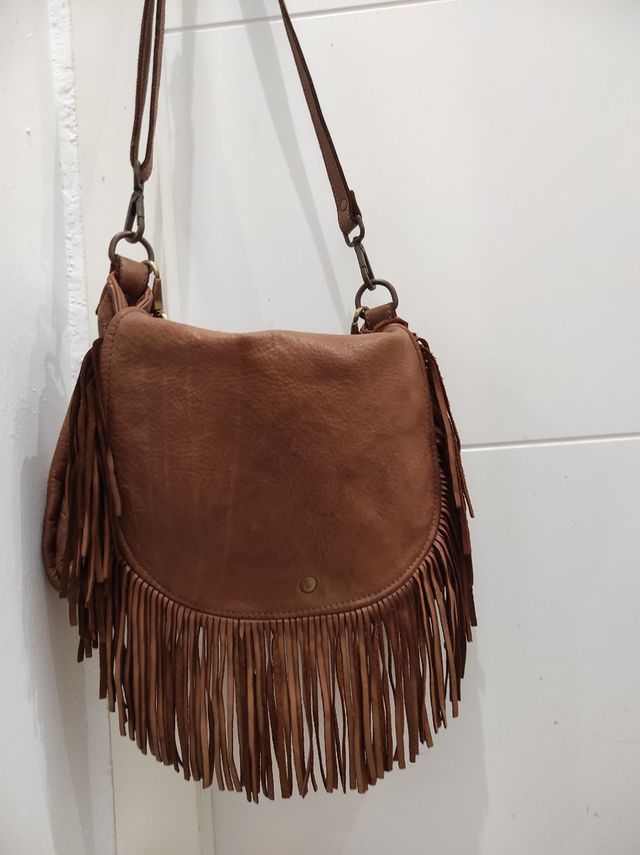 bolso piel italiana flecos.