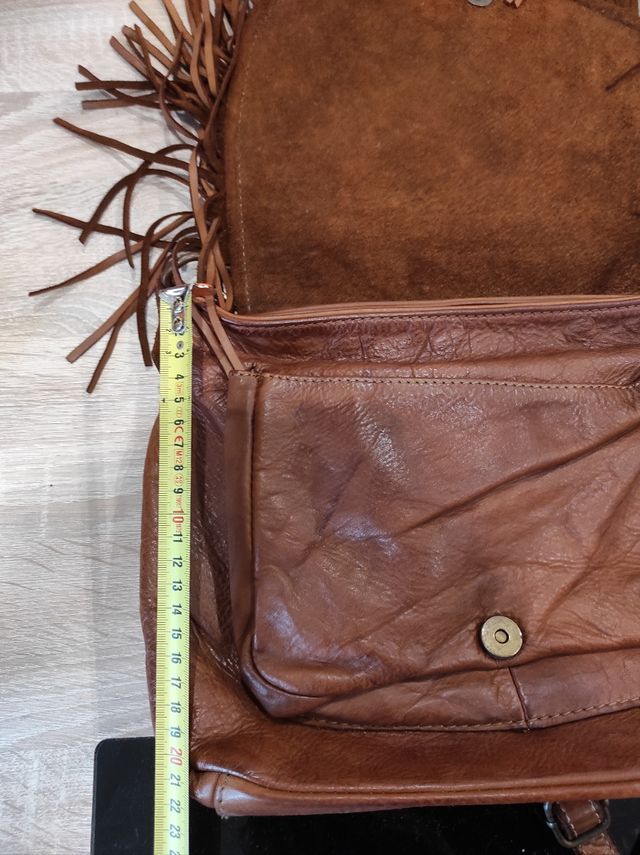 bolso piel italiana flecos.