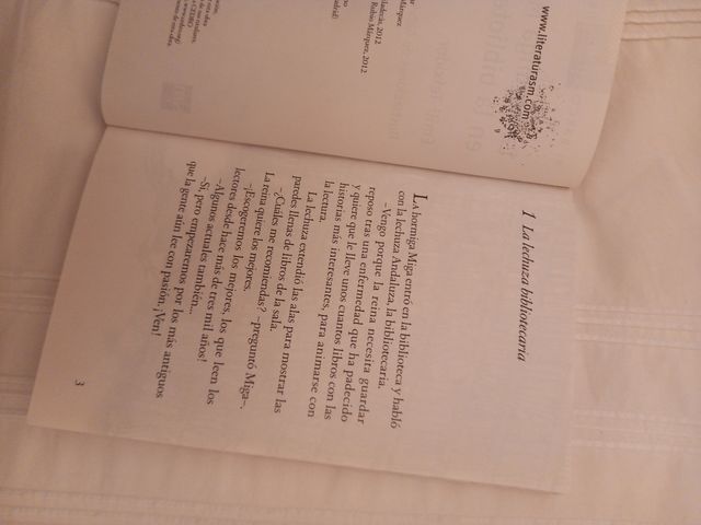 LIBRO LA HORMIGA MIGA EN LA BIBLIOTECA