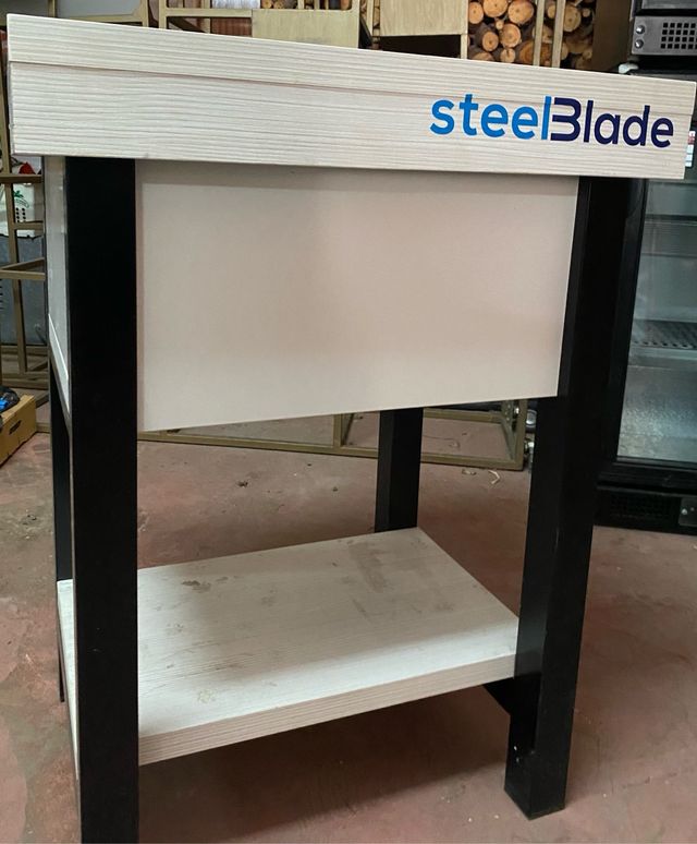 Mesa para el jamón con cajón