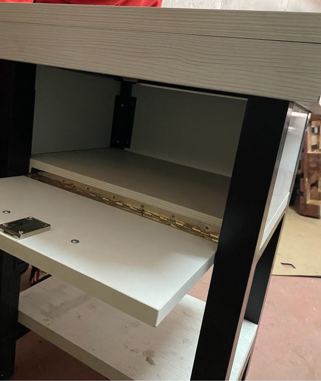 Mesa para el jamón con cajón