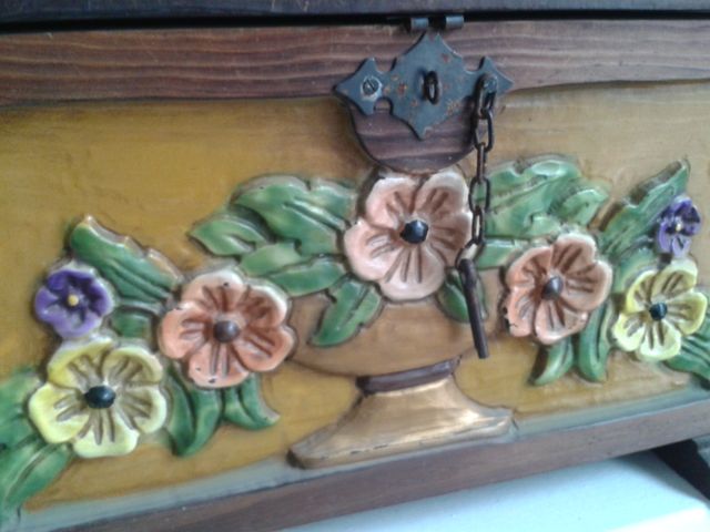 Arcón de madera mediano -decoración floral-