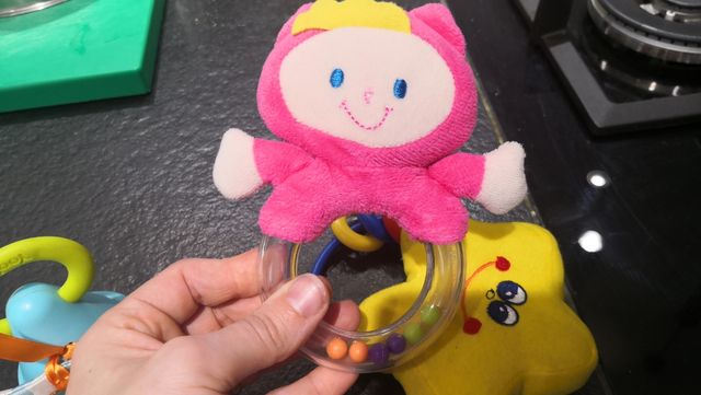 Lote de 6 art. (3 sonajeros y 3 muñecos)