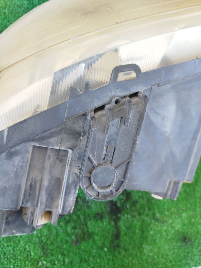 faro anteriore sinistro FIAT punto