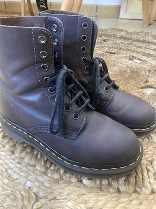 Dr. Martens leather boots size 37 de 