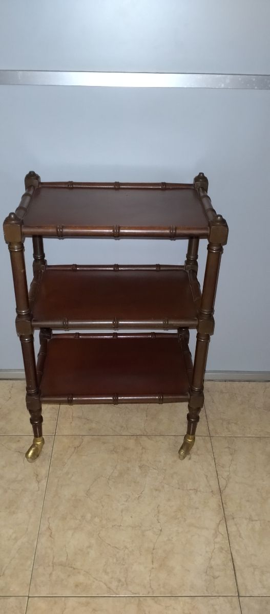 Antigua Mesa Auxiliar Con Ruedas 