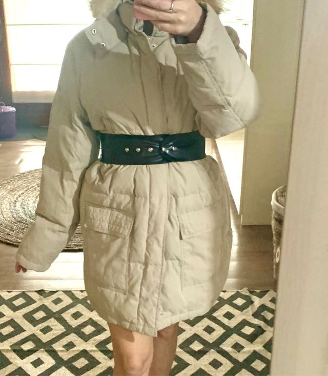 Piumino con pelo e cappuccio