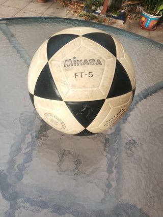 MIKASA Pallone Futsal FSC-62M - Unisex Adulto, 63 Cm, Bianco/Nero