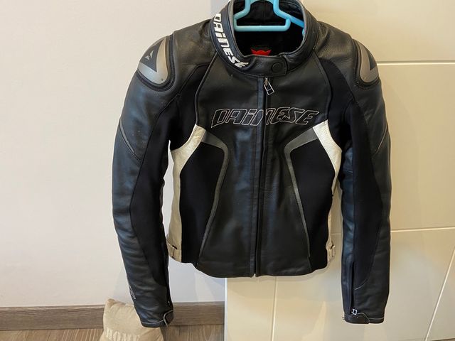 Chaqueta de Cuero Dainese talla 38 Mujer