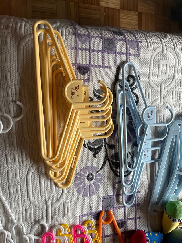 Perchas infantiles 40 unidades