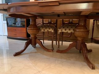 Mesa de salón SIN sillas

No se hace envíos
