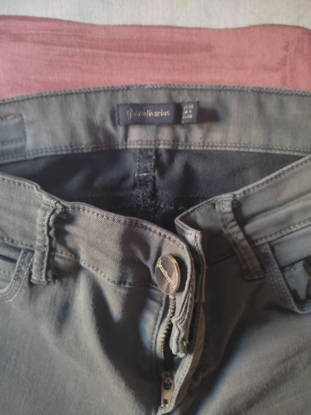 Pantalón vaquero pitillo push up Stradivarius 34