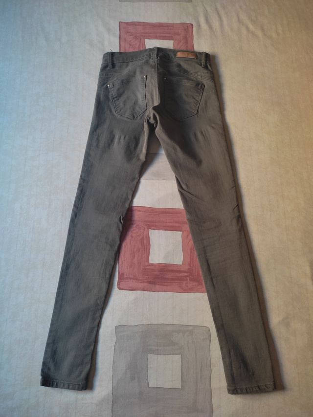 Pantalón vaquero pitillo push up Stradivarius 34