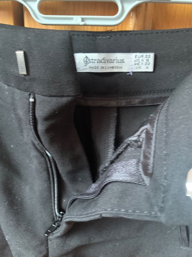 Pantalón negro de vestir Stradivarius