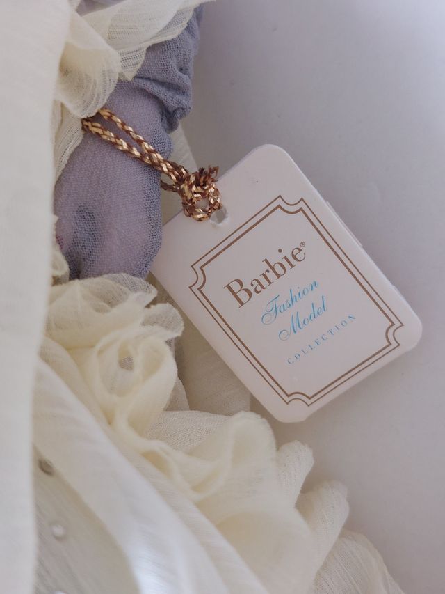 Barbie 2012 Gala Down Gold Colección