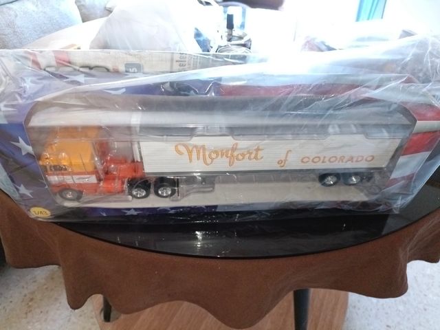 PETERBILT 352H MONFORT OF