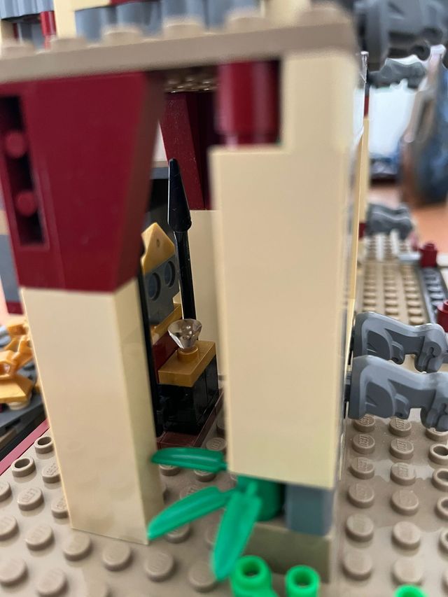 LEGO Indiana Jones 7627 Temple of the Crystal Skul