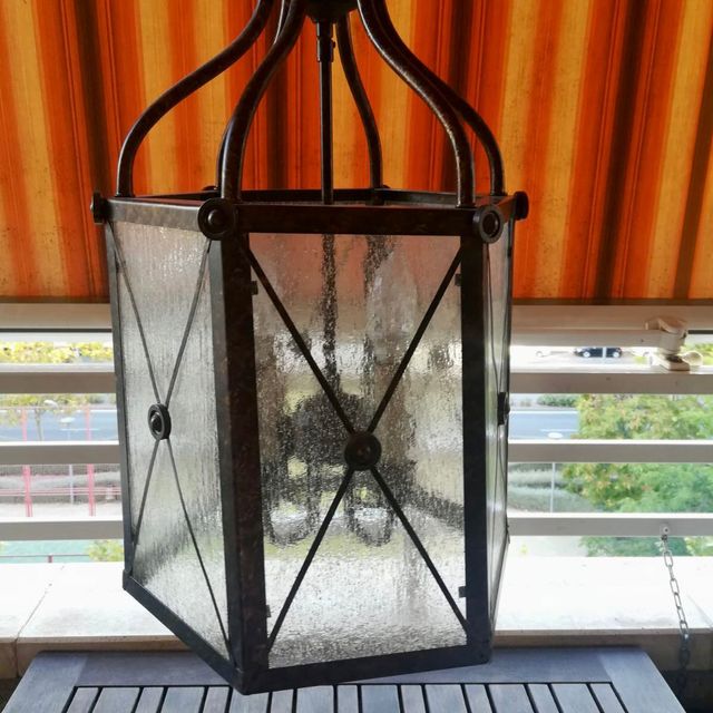 Lámpara-Farol en perfecto estado estilo rústico