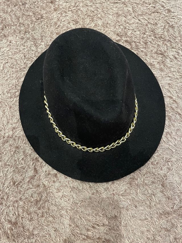 Sombrero negro Zara