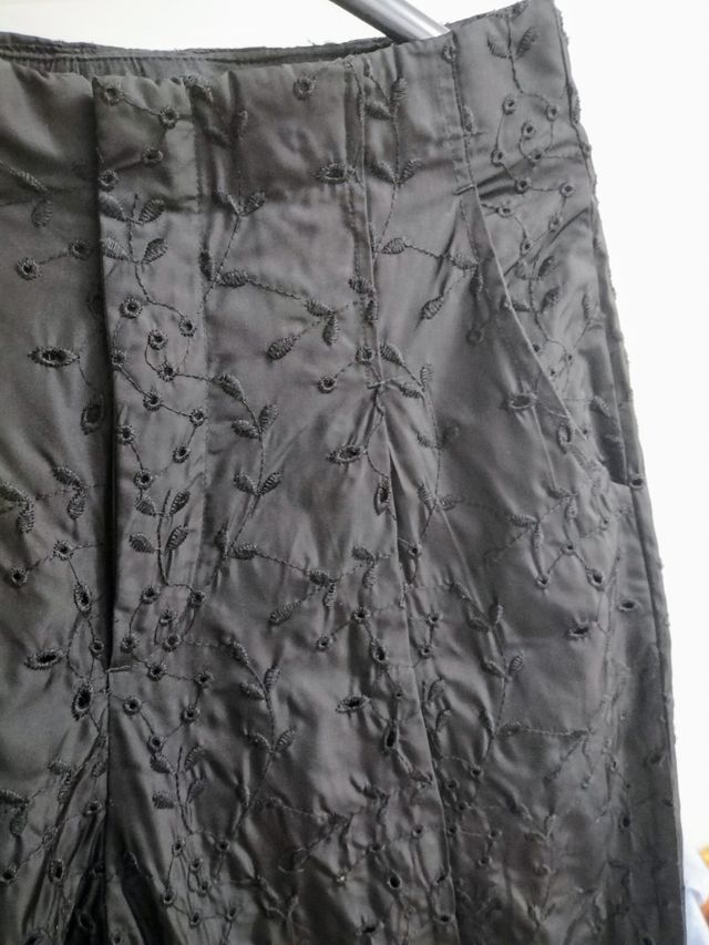 Pantalón bordado Zara S